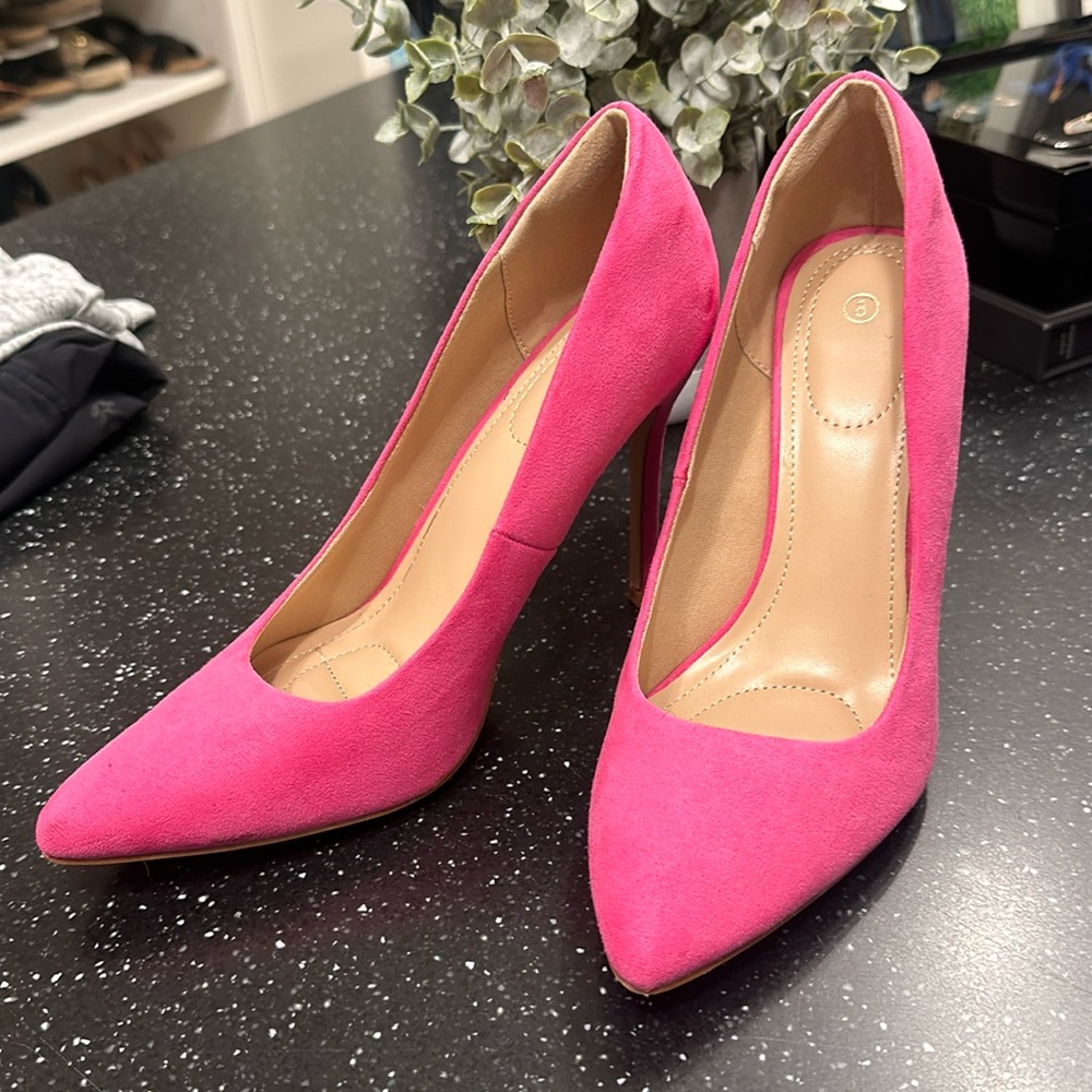 Pink Heels! Size 8